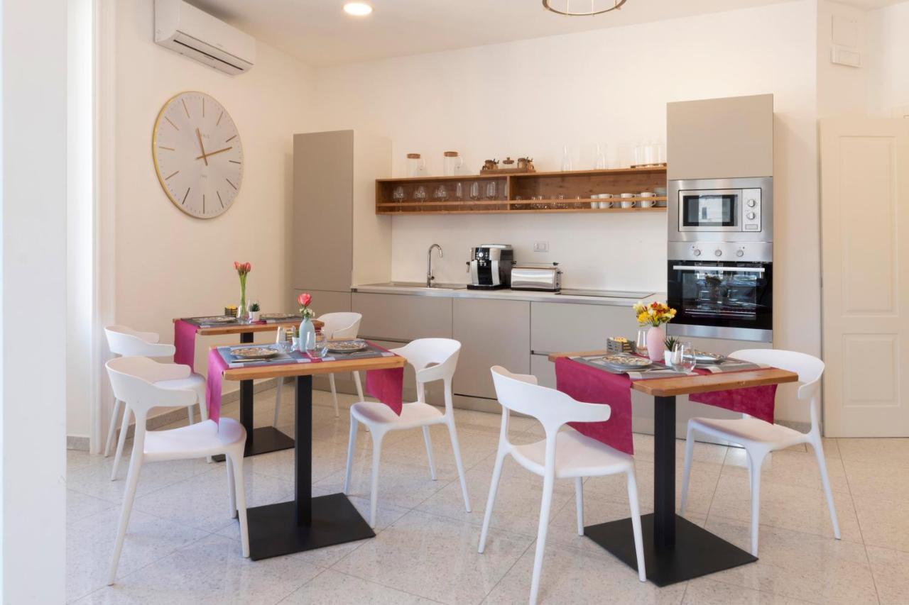 Le Angioine Rooms Napoli Eksteriør billede