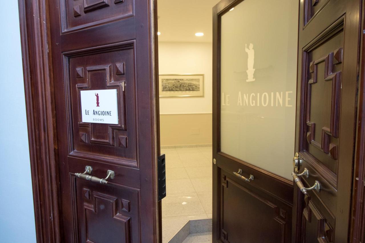 Le Angioine Rooms Napoli Eksteriør billede
