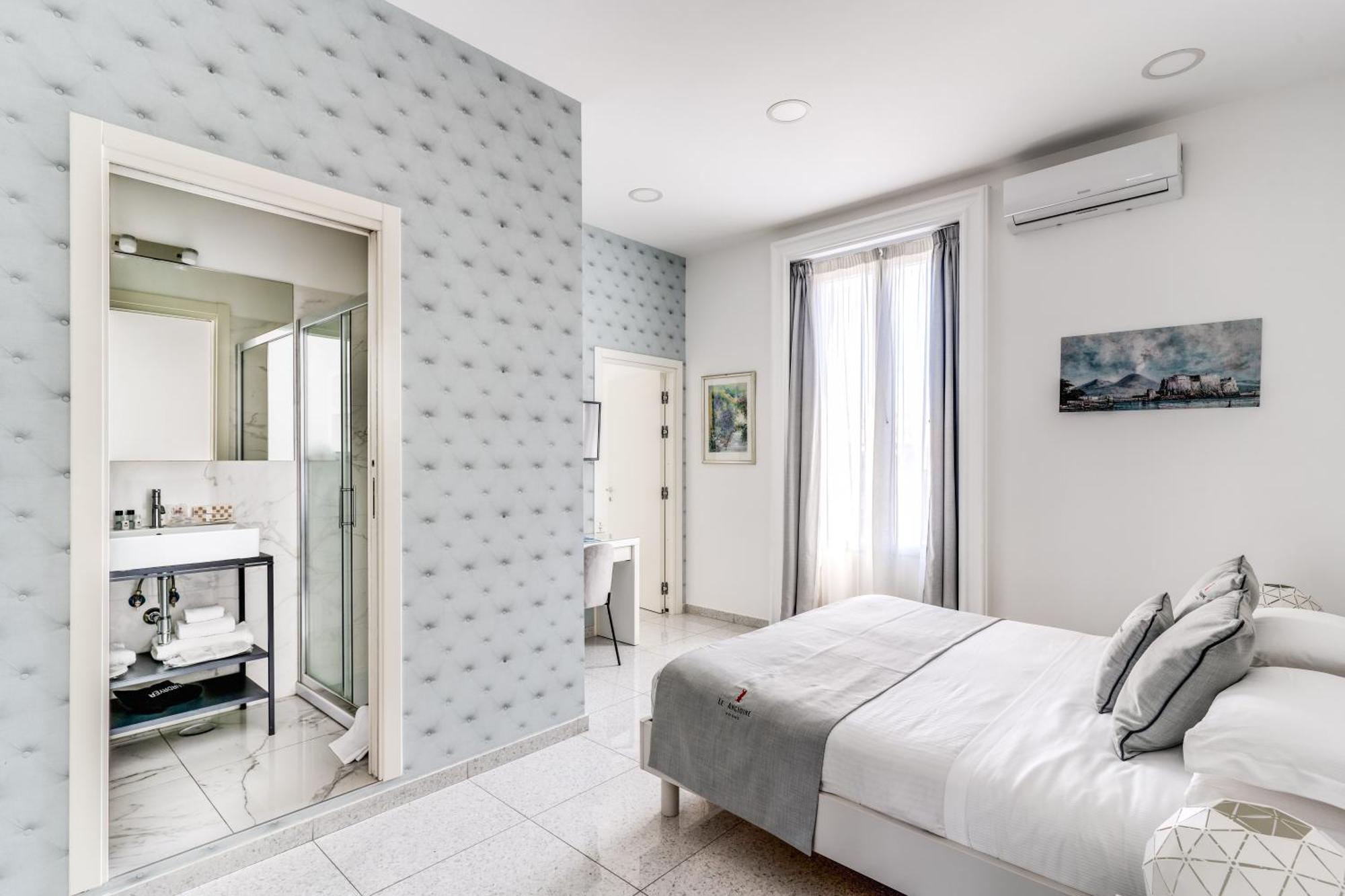 Le Angioine Rooms Napoli Eksteriør billede